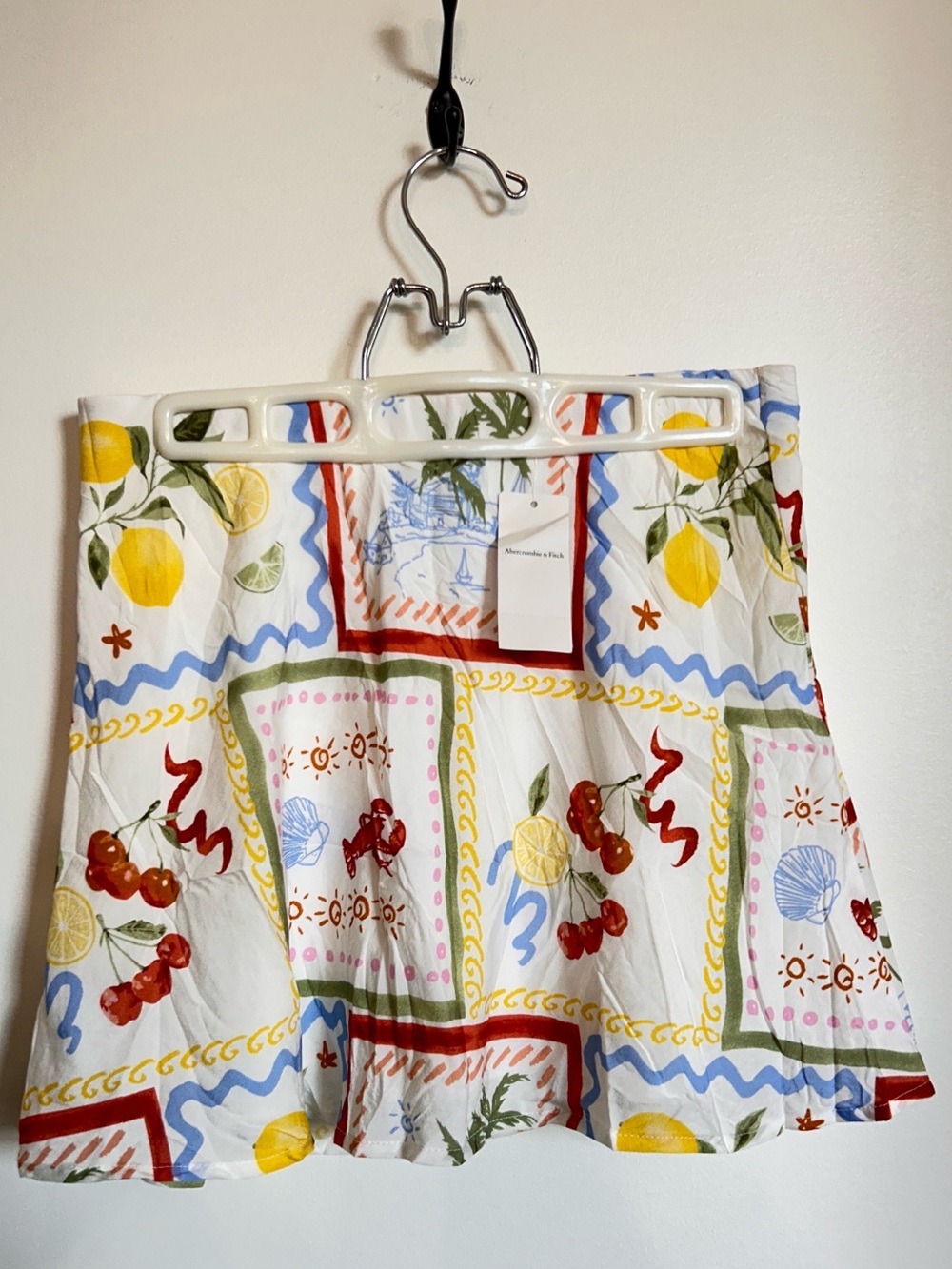 NWT ABERCROMBIE & FITCH EUROPEAN SUMMER THEMED MINI SKIRT